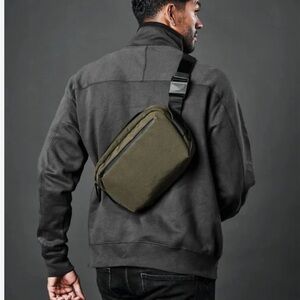 NWT ALPAKA Go Sling Mini V2 - Army Green with Fidlock